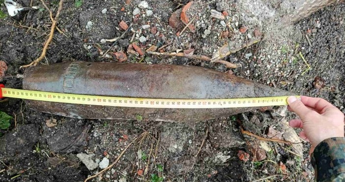 Военнослужещи от формированието за унищожаване на невзривени боеприпаси от батальона