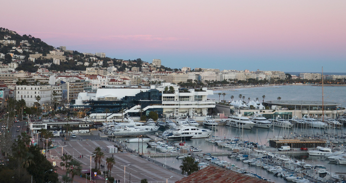 Снимки В Кан настъпи тотален срив тъй като посетителите на