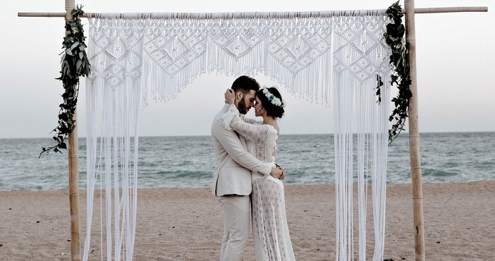 Две от двойките заявили желание да сключат граждански брак в