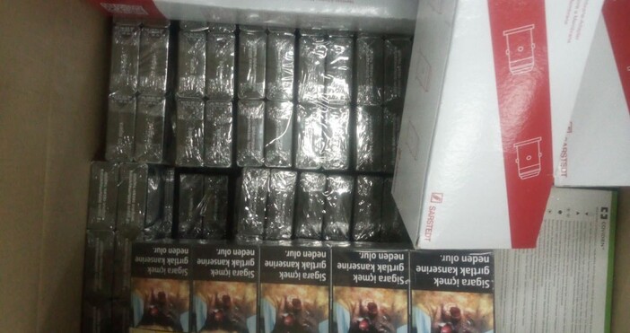 Митническите служители откриха 93 800 къса контрабандни цигари укрити в