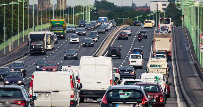 Автомобилните производители в ЕС вече ще имат три години за