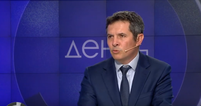 Задълбочава се скандалът с поръчката на МВР за икони топки