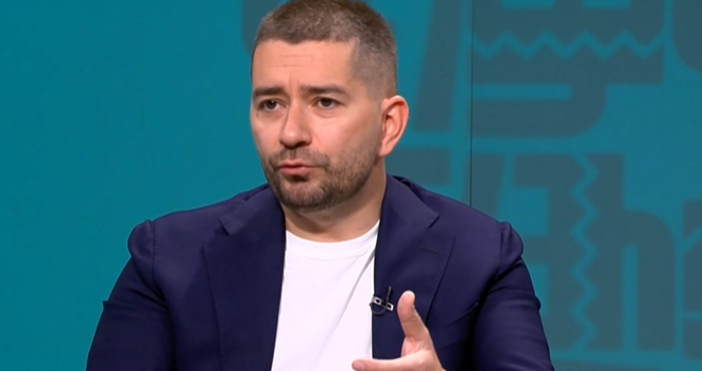 Стопкадър Нова нюзПолитическият анализатор Георги Харизанов изрази съмнения относно възможността президентът Румен Радев да създаде