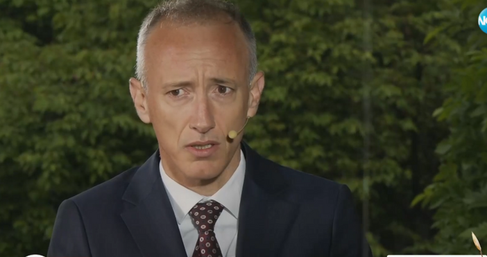 Обмислят революционно решение в образованието Нови идеи за промяна в образованието