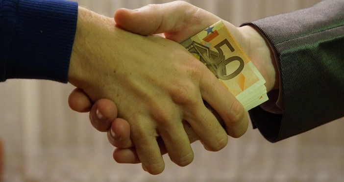 През първото тримесечие на тази година средната брутна месечна работна