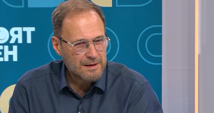 Докато чакахме религията да влезе в училище тя взе че