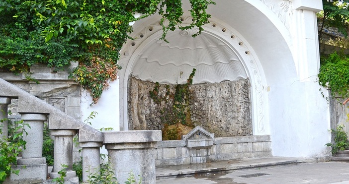 Четири от общо 43 те градски чешми за които отговаря Община