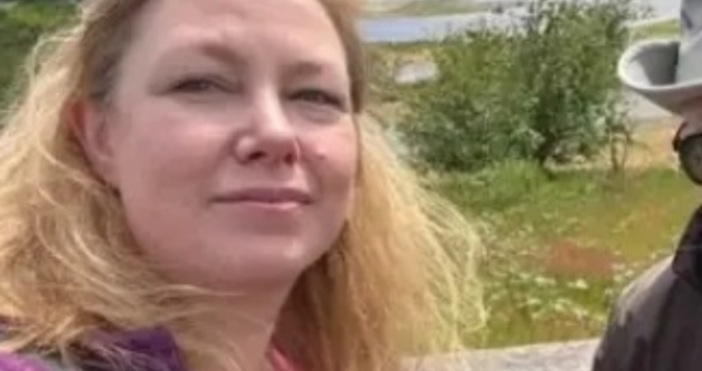 Линда жената на Кирил Петков отлетя за родната Канада за да