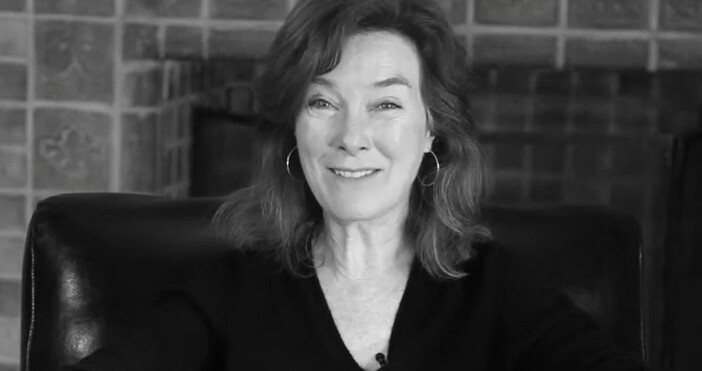 стоп кадър Ютуб Носителката на Еми Валери Махафи почина на 71 годишна