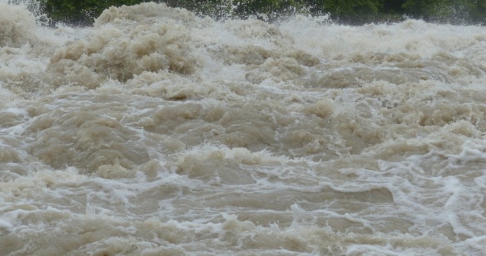 Голяма част от Румъния е обхваната от лошо време обилни валежи и