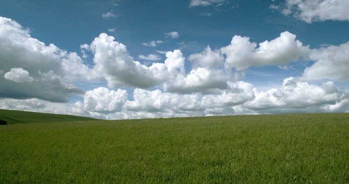 До полунощ все още на отделни места в планинските райони