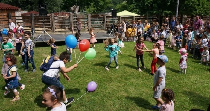 На 1 юни празнуваме Международния ден на детето Празникът води