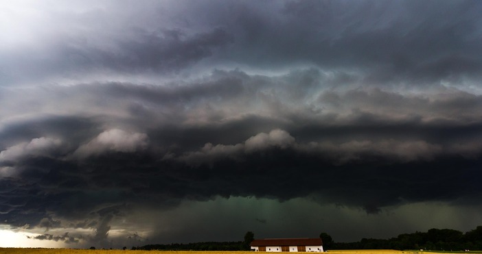 Идват мощни гръмотевични бури към 5 юниЯвленията ще са строго