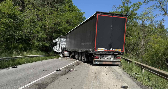 Движението по пътя Самоков София вече е възстановено Това