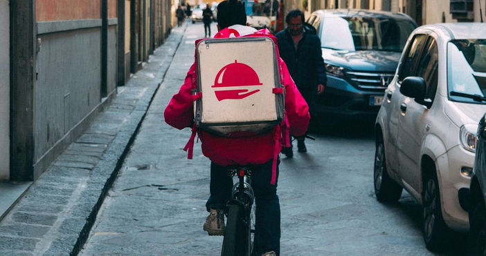 Европейската комисия съобщи че налага глоба от 329 милиона евро