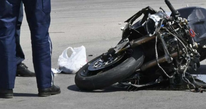 Моторист катастрофира на Бетонния мост в Пловдив По първоначална информация мотористът