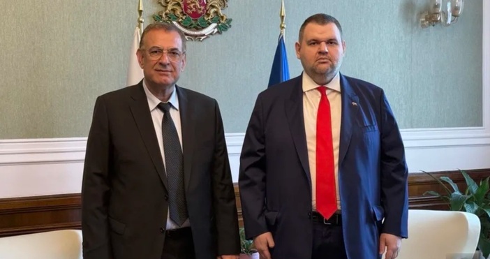 Делян Пеевски показва някаква сила мощ Пише им политическите некролози