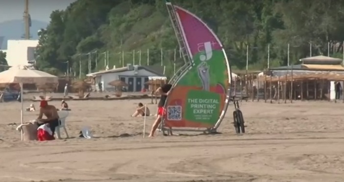 Няма желаещи за спасители по моретоПрофесията воден спасител може да