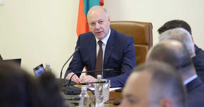 От вчера Националната агенция по приходите Комисията за защита на