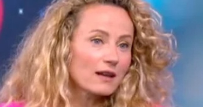 Кадри БТВЧаровната певица Деси Добрева се е нагърбила с благородна