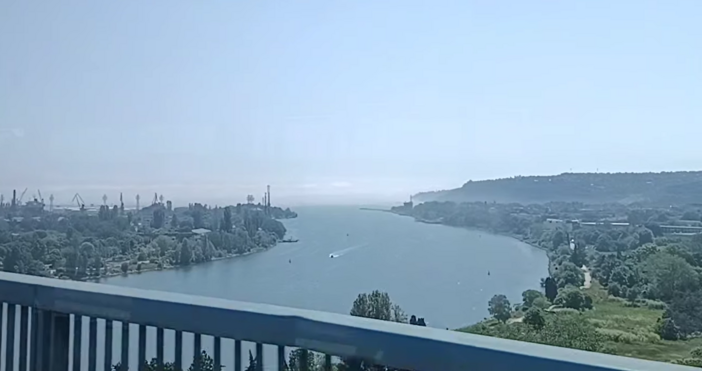 Гъста пелена покри част от варненския залив тази сутрин Гъста мъгла