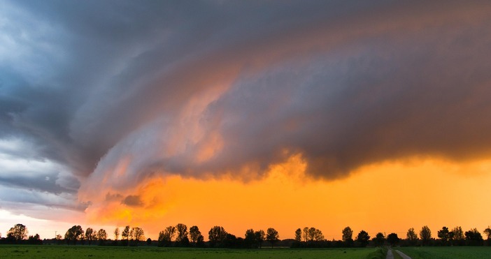 Прави се оказаха синоптиците за очакваните бури Ето какво съобщават от