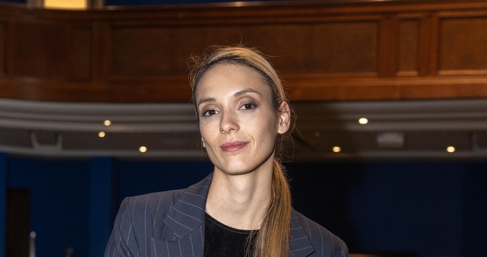 Луиза Красимирова Григорова Макариев по известна като Луиза Григорова или Луиза Григорова Макариев е българска актриса