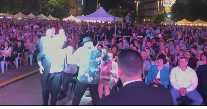 кадри Нова твВ Казанлък стартираха 122 рите празници на розата По