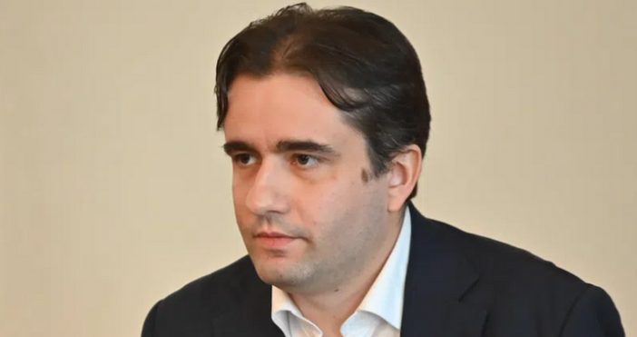 Намираме за неудачно толкова скоро след един успех за държавата