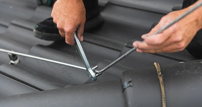 Близо 100 млн лв се крият от фризьорки и домашни