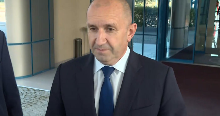 Двата доклада са радост за властимащите и тревога за хората