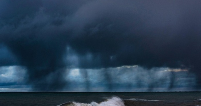 Два студени фронта носят гръмотевици и градушки на 18 и