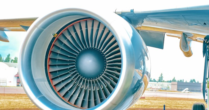 Млада германка е пострадала сериозно тази сутрин край летището на