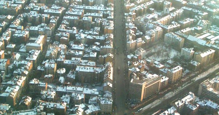 5022 души на квадратен километър е гъстотата на населението в