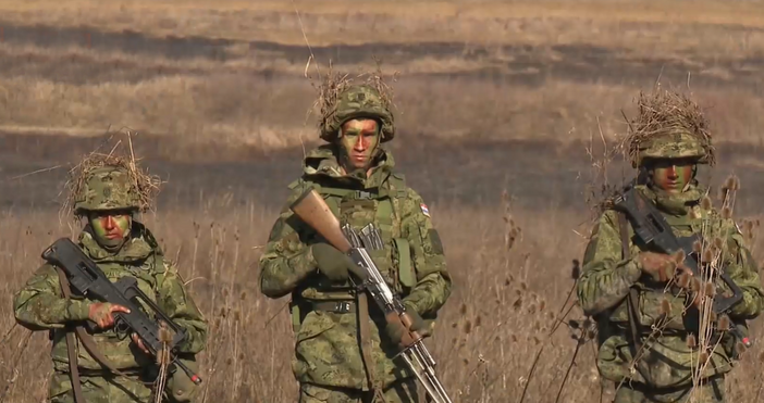Кадри БНТПоредна европейска страна след Германия връща масовата военна подготовка