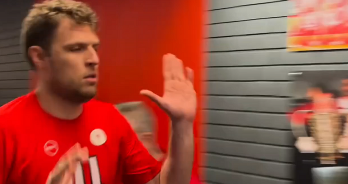 Българският баскетболен национал и играч на гръцкия шампион Олимпиакос Александър