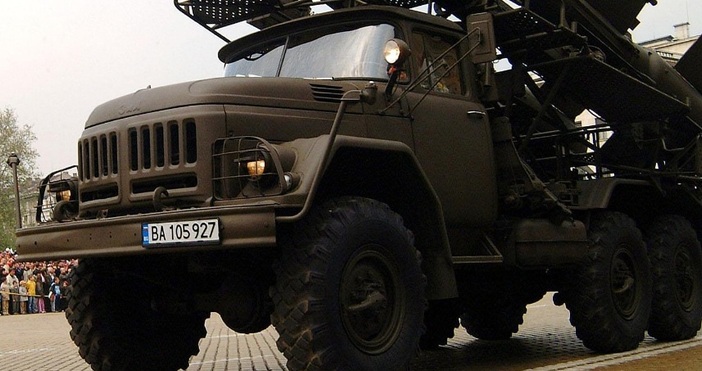 Българската армия ще пенсионира най старите си машини – съветските УАЗ