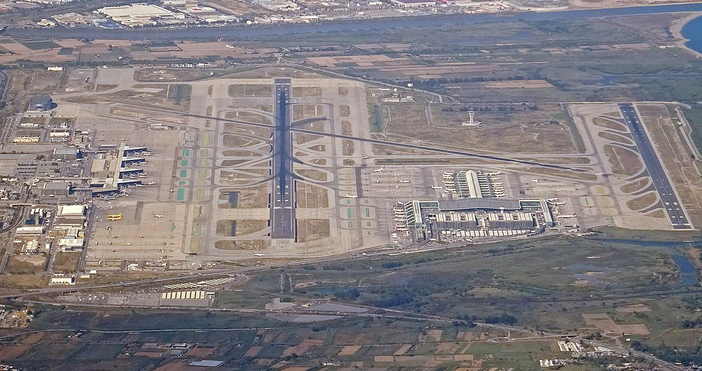 Летището в Барселона ще има нов терминал и по дълга писта