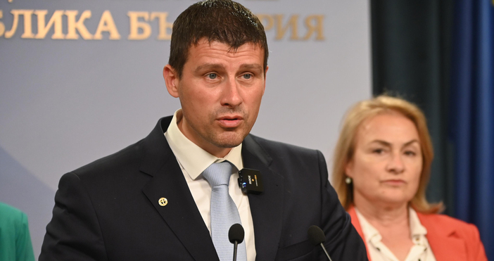 Възраждане“ са кучето на ГЕРБ, те са част от управлението.“Това