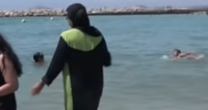 Сирия издаде нов консервативен правилник за облеклото според който жените