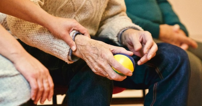 Пет дни след като службите разбиха нелегалния дом за възрастни