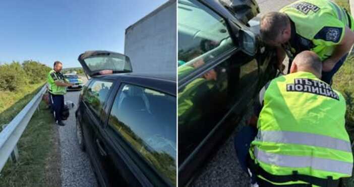 Полицаи смениха гума на аварирал автомобил на магистрала Тракия За