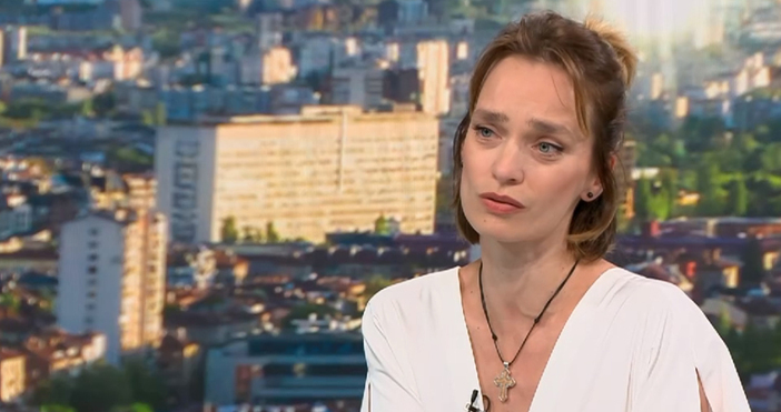 Мая Иванова Кадър Нова ТВПоддържам връзка с Мартин Ралчевски и