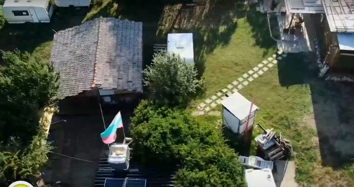 Премахват незаконните постройки вили бунгала и каравани край язовир Огоста