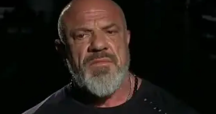 Той е тежък думата му си тежи на мястото а