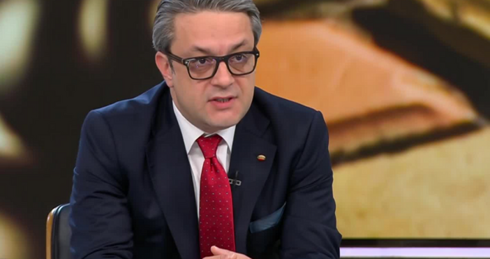 Смяната на вътрешния министър Даниел Митов не би довела до по добра работа