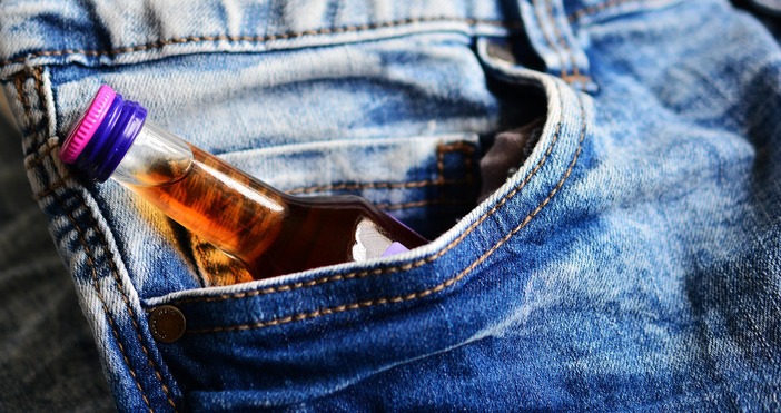 Масови проверки и арести в Гърция за продажба на алкохол