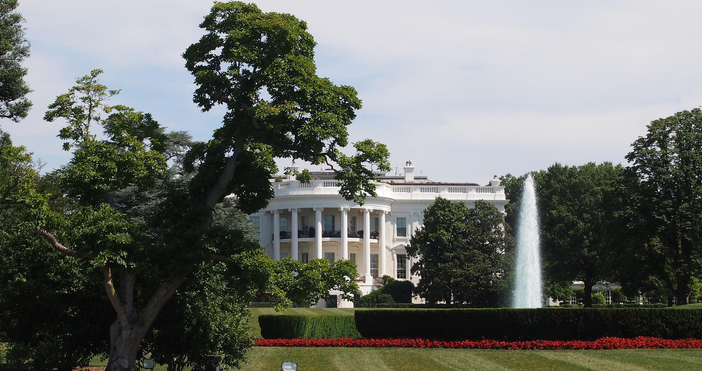 Белият дом обмисля да наложи забрана на гражданите на още