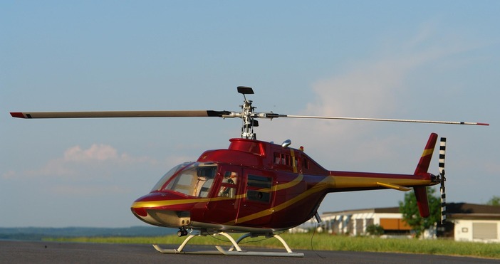 Гръцките власти арестуваха днес 57 годишния пилот на частен хеликоптер който