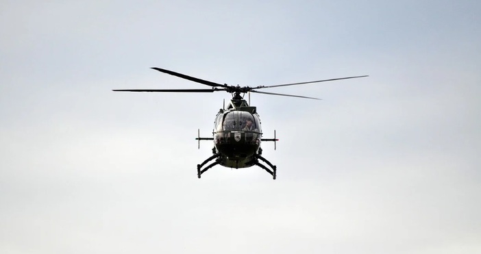 Частен хеликоптер е паднал в морето край атинското предградие Вулягмени